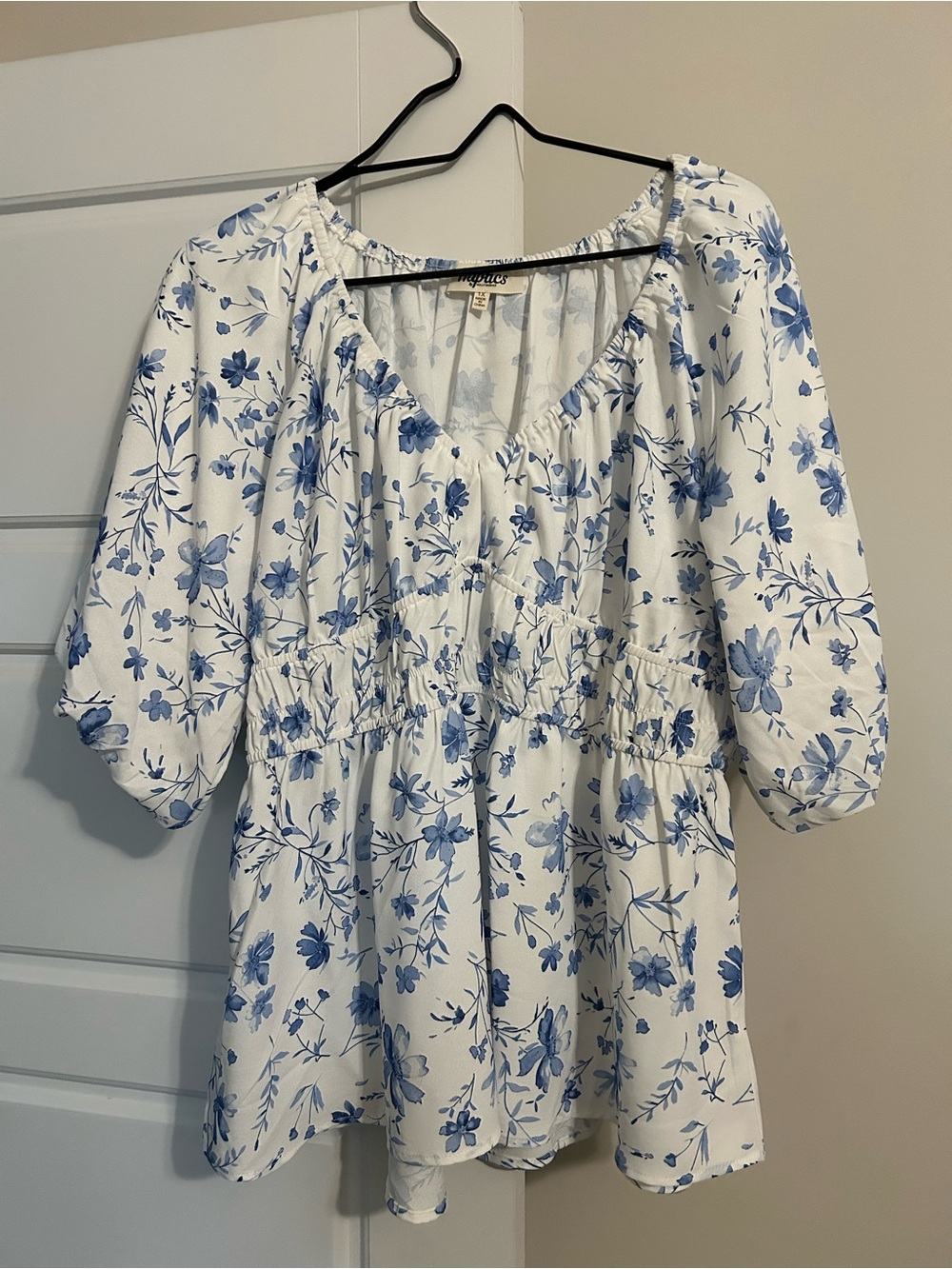 NWOT White and Blue Floral Long-Sleeve Smocked Peasant BLOUSE